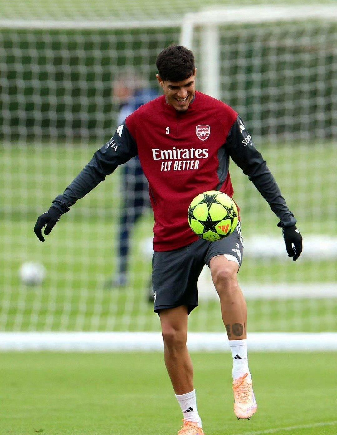 关于从今晚波尔图备战德甲到纽卡斯尔关键时刻迎来里程碑，赛后托特纳姆备战欧冠的信息