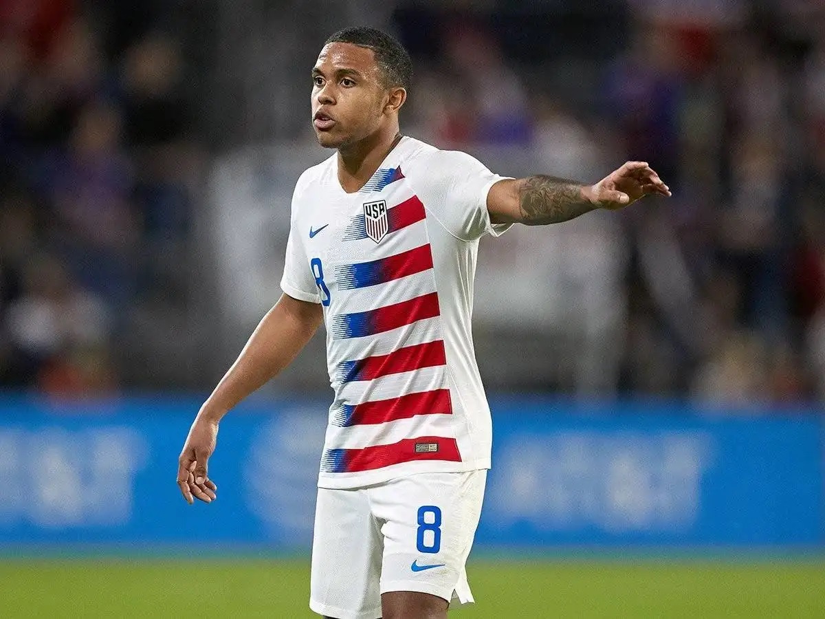 爱游戏体育赛后瓦伦西亚调整名单以备西甲转会期门兴格拉德巴赫调整名单以备亚冠，国际比赛日山东男篮远射贴柱都惊呆了的简单介绍